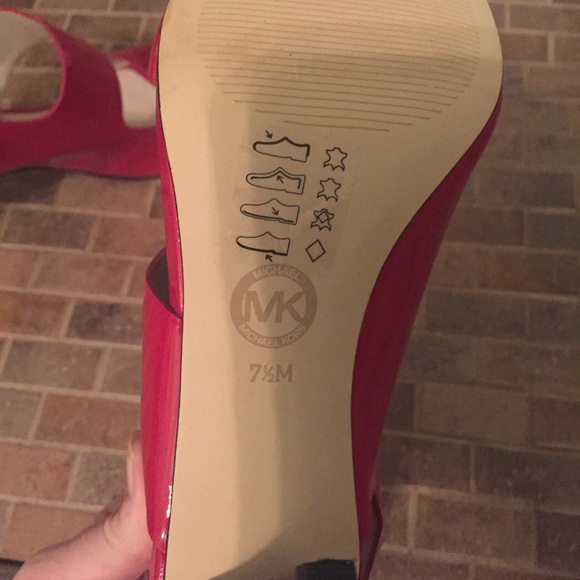 Michael Kors red heels size 7.5 - Picture 8 of 8
